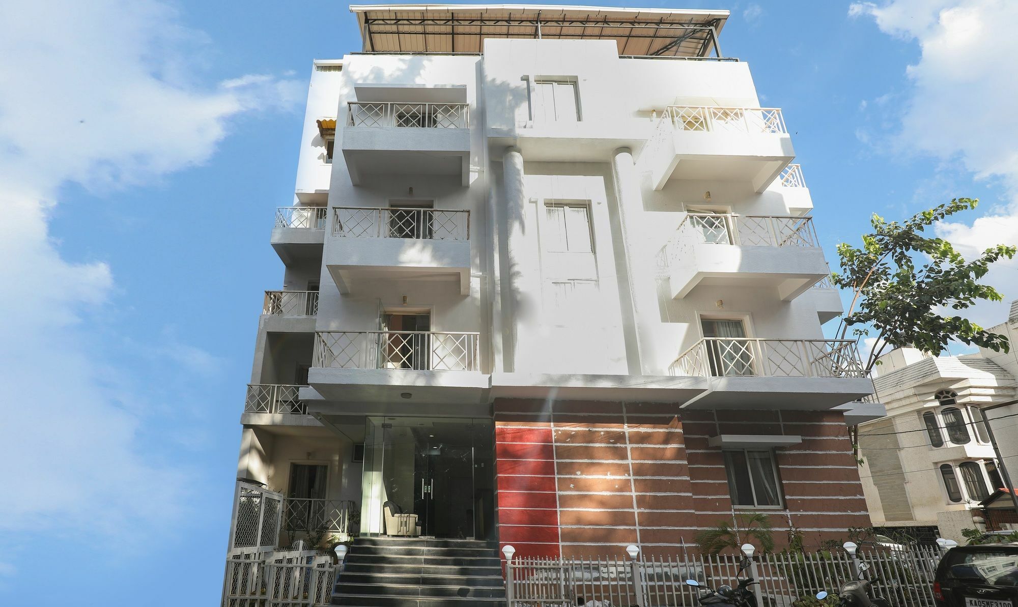 Treebo Trend White Mg Hotel Bangalore Ngoại thất bức ảnh